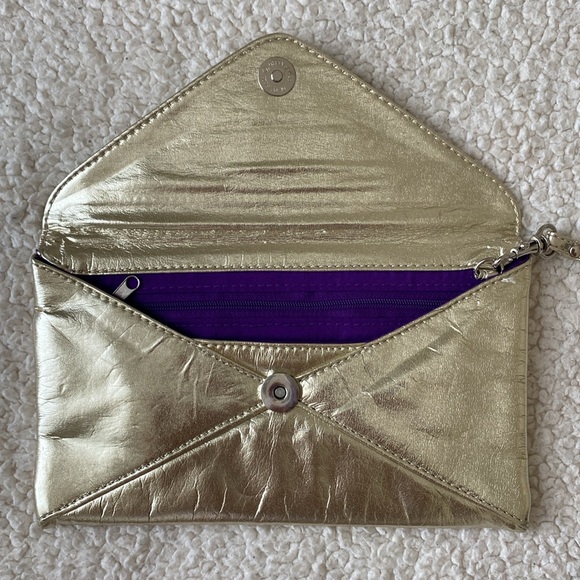 Aldo Faux Leather Gold Envelope Wristlet Clutch - Picture 3 of 16
